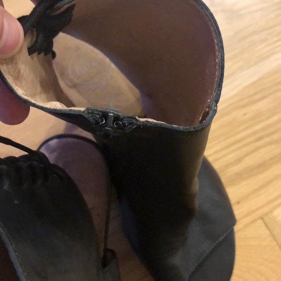 Jeffrey Campbell leather open toe lace up heel - Picture 6 of 7